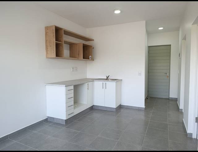 2 BEDROOM APARTMENT FOR SALE IN SHEFFIELD BEACH